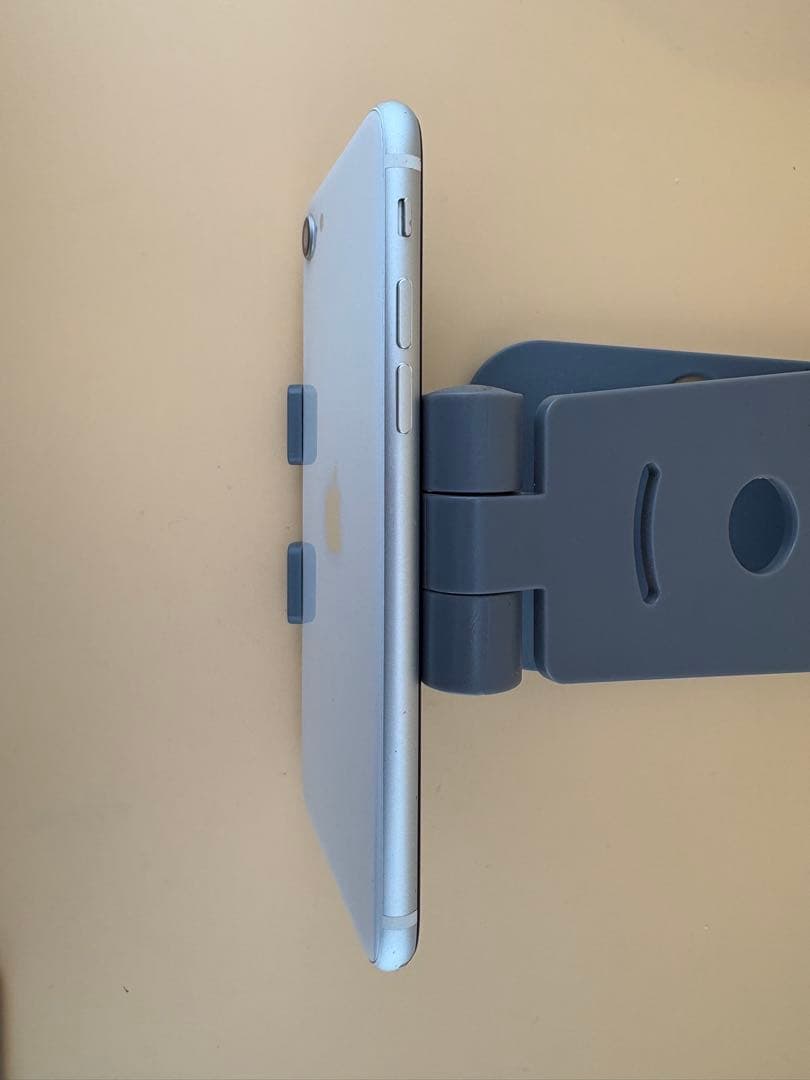 iphone SE2 ホワイト 64GB SIMフリー バッテリー100%