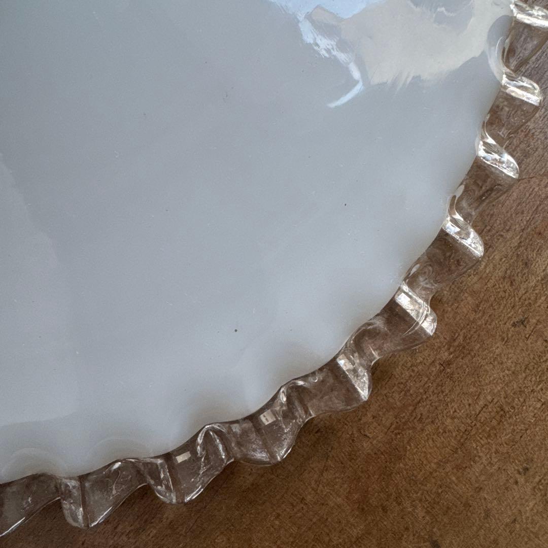 フランスアンティーク　ミルクガラスシェード　フリルシェード　ランプシェード