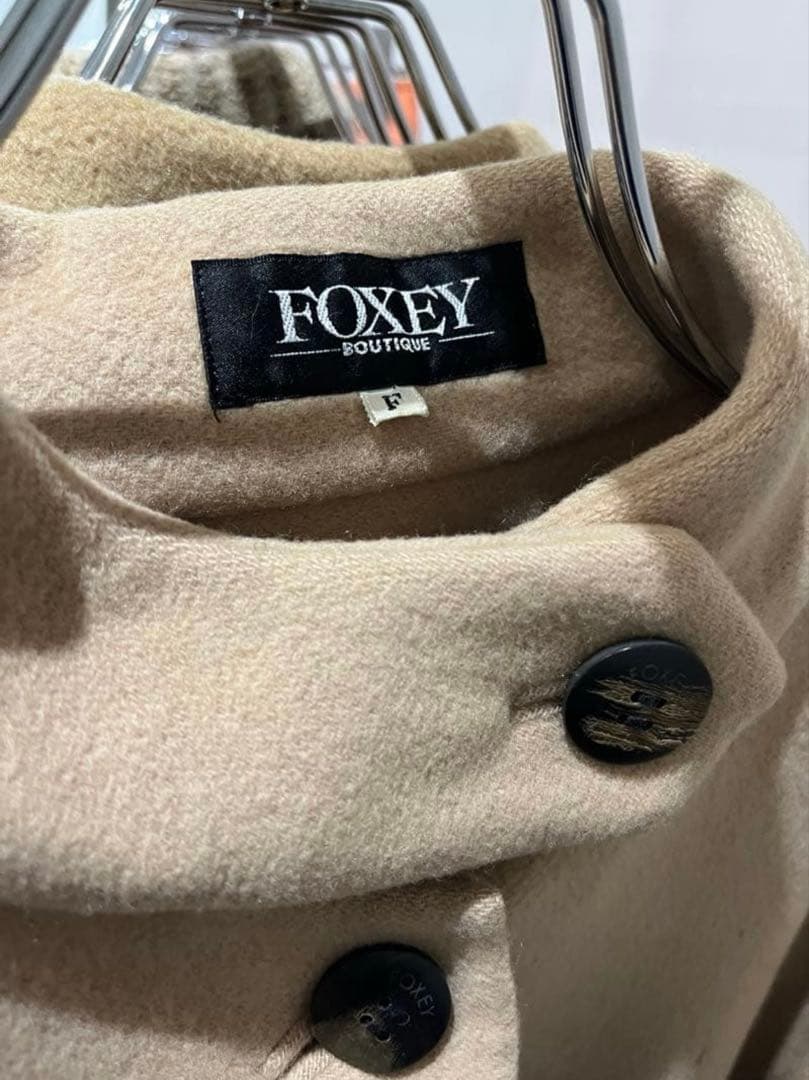 FOXEY ベージュ ケープコート