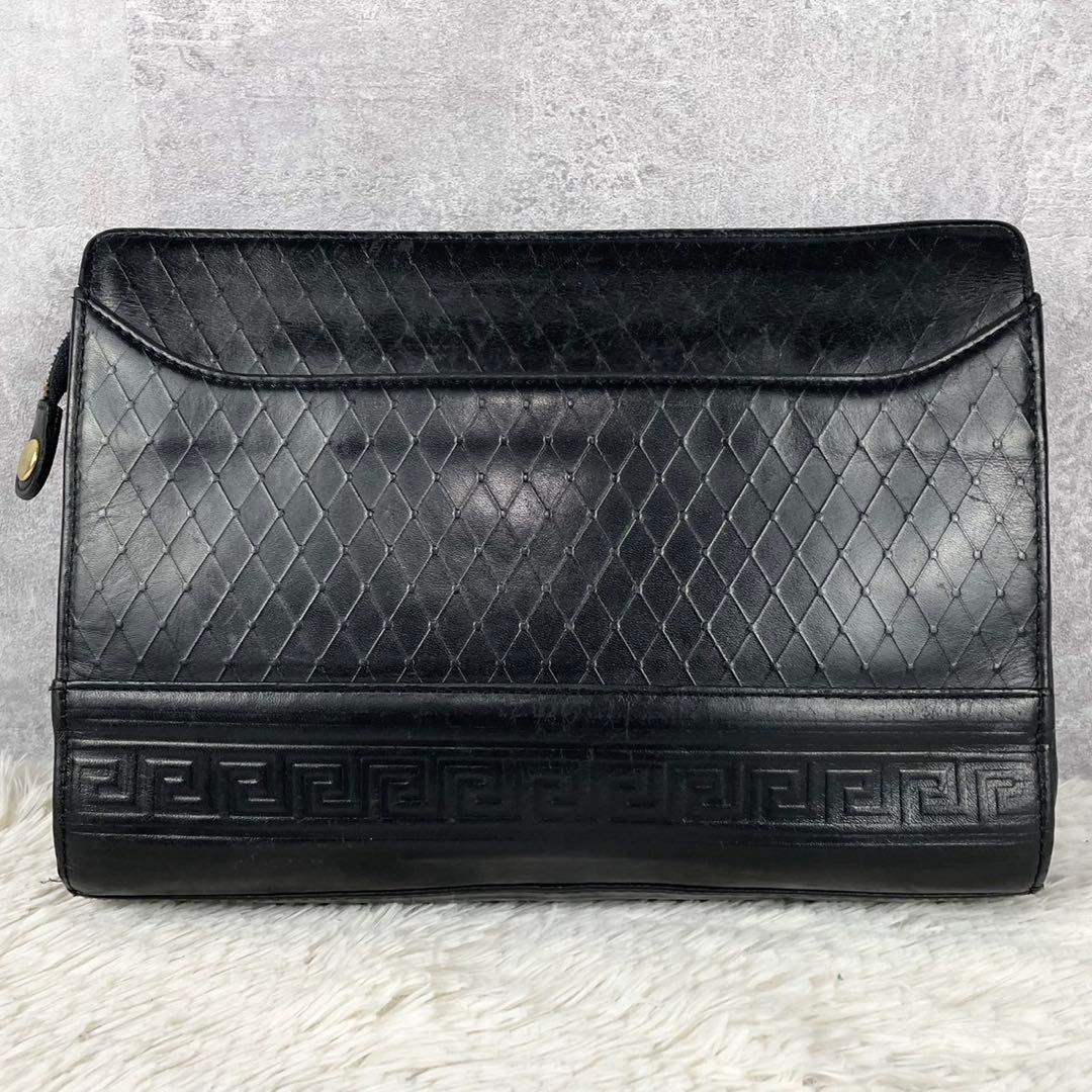 美品 GIANNI VERSACE レザー クラッチバッグ エンボス ファスナー