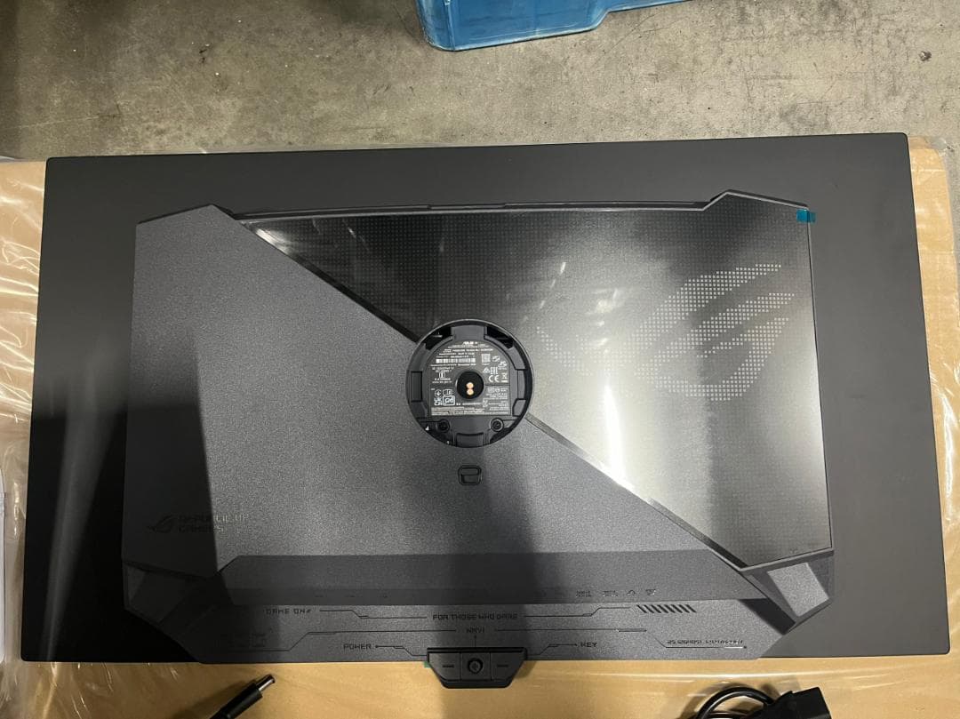 新品未使用　ROG Swift OLED PG32UCDM ゲーミングモニター