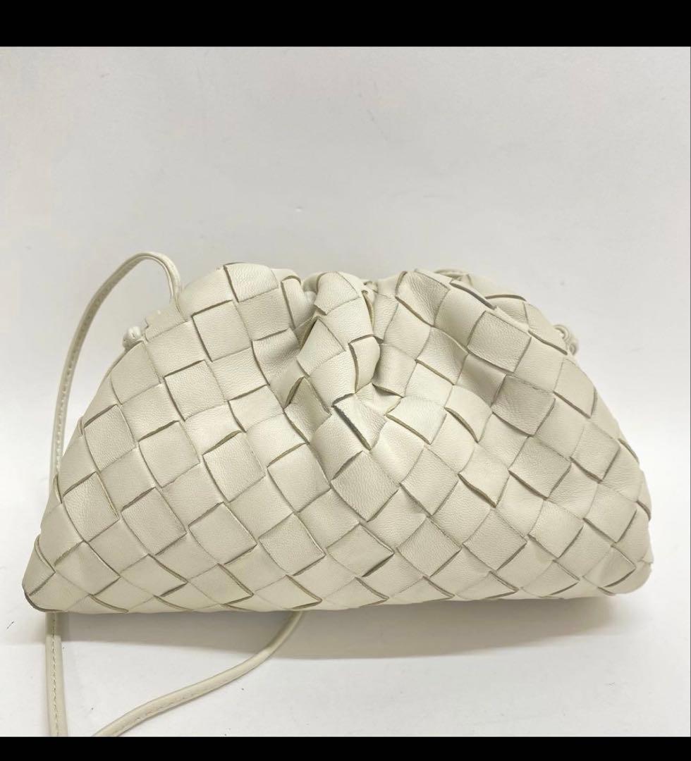 ボッテガヴェネタ ミニザポーチ イントレチャート ホワイト ショルダーバッグ