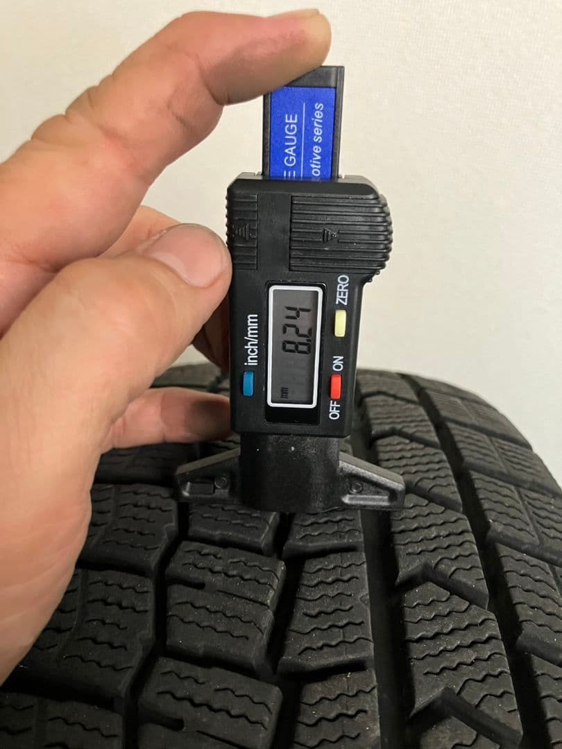 送料込み 175/65R15 スタッドレスタイヤアルミホイール4本 フィットHV