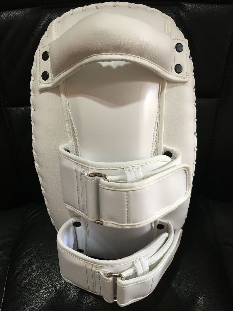 新品ボクシング　キックミット　持ちやすく蹴りやすい、打ちやすい