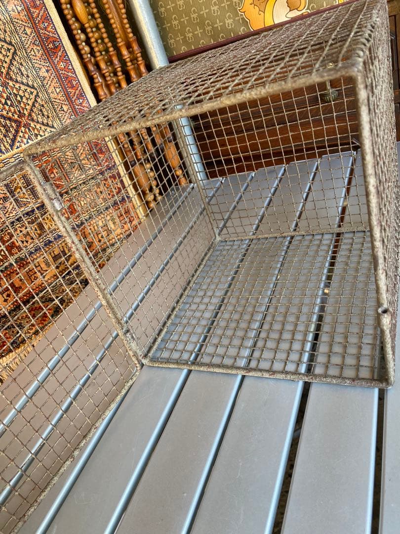 メッシュボックス　ワイヤーかご　壁掛け　鳥籠　アンティーク　サビサビ　ラック