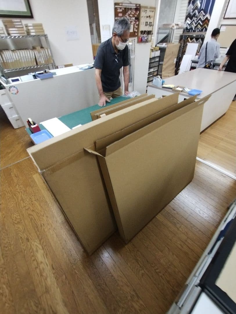 ユニフォームケース（Lサイズ）／両面通常アクリル／前開き式／ビターフレーム