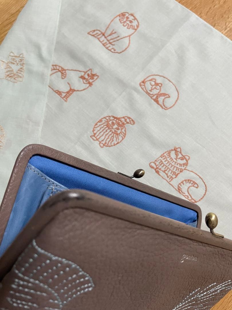 genten Lisa Larsonハリネズミ刺繍 長財布 ブラウン