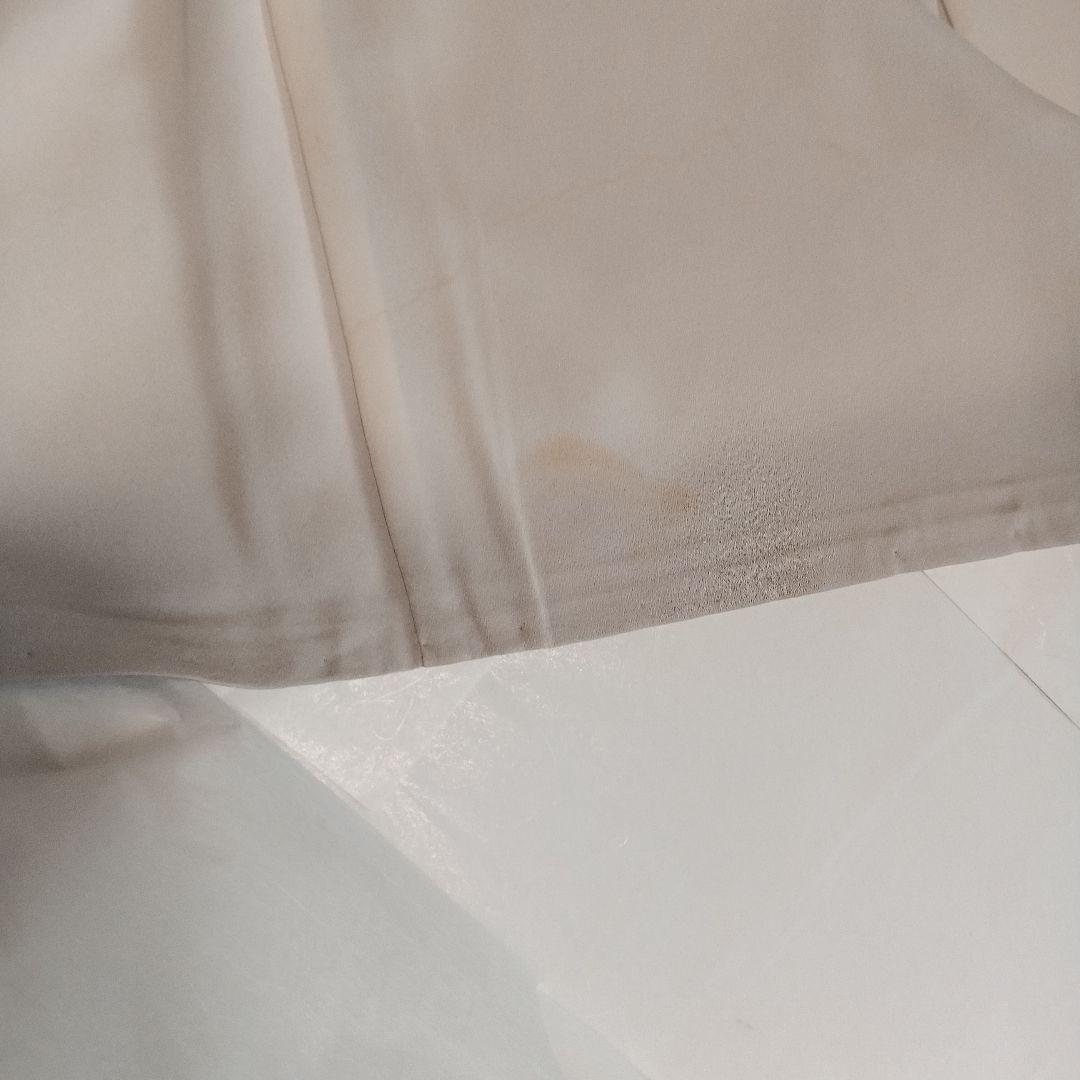 訪問着 花柄薄いホワイトベージュ 袖、裾薄紫染め 白雪姫の様です