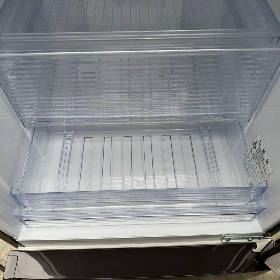 84⭐️2022年製美品★シャープ　冷蔵庫　ブラウン　大型　2ドア　280L