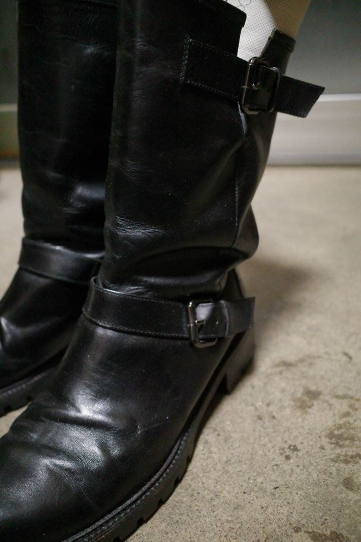 FENDI 黒 レザー エンジニアブーツ バックル付き