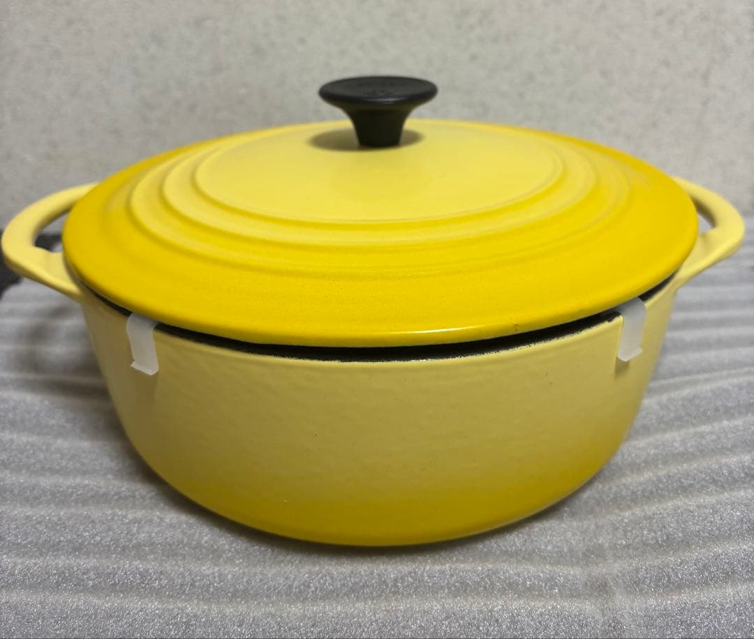 ル・クルーゼ鍋　22cm イエロー