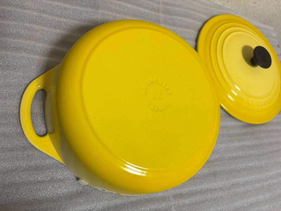 ル・クルーゼ鍋　22cm イエロー