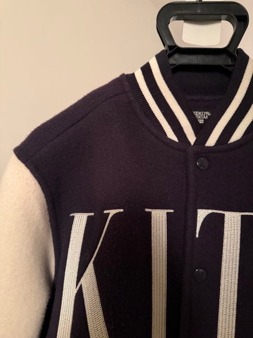 KITH BROOKLYN MUSEUM スタジャン XS ネイビー