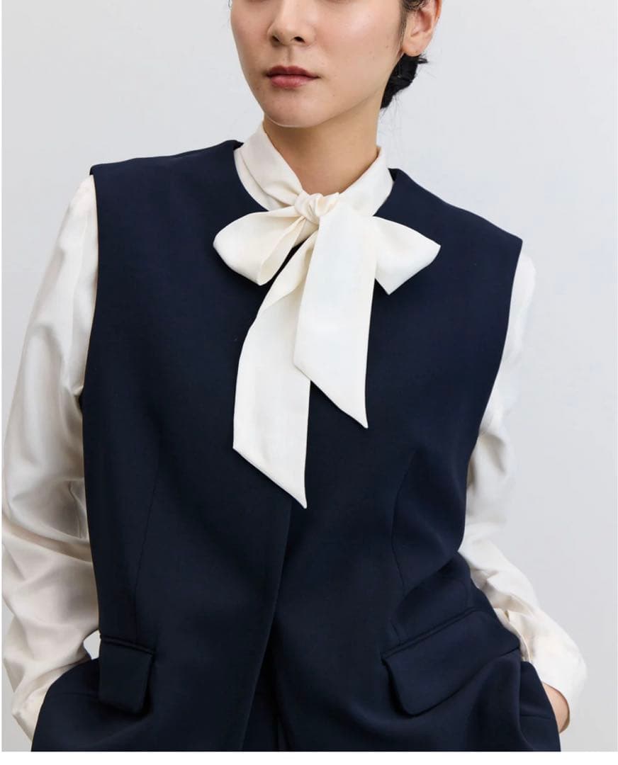 週末セールはやいものがい！SOÉJU ノーカラー　スリーブレジャケット ネイビー