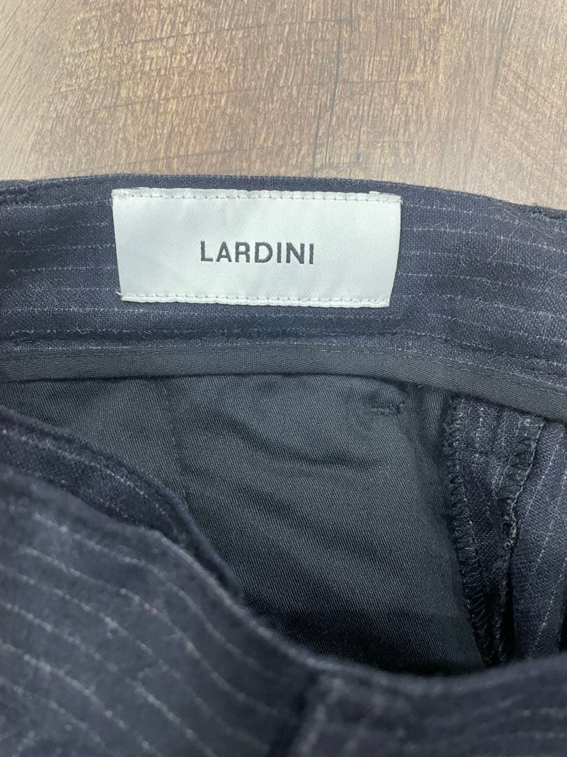 LARDINI ストライプ セットアップスーツ ネイビー サイズXS