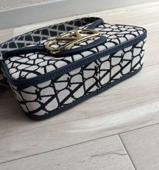 Valentino ショルダーバッグ ホワイト/ブラック