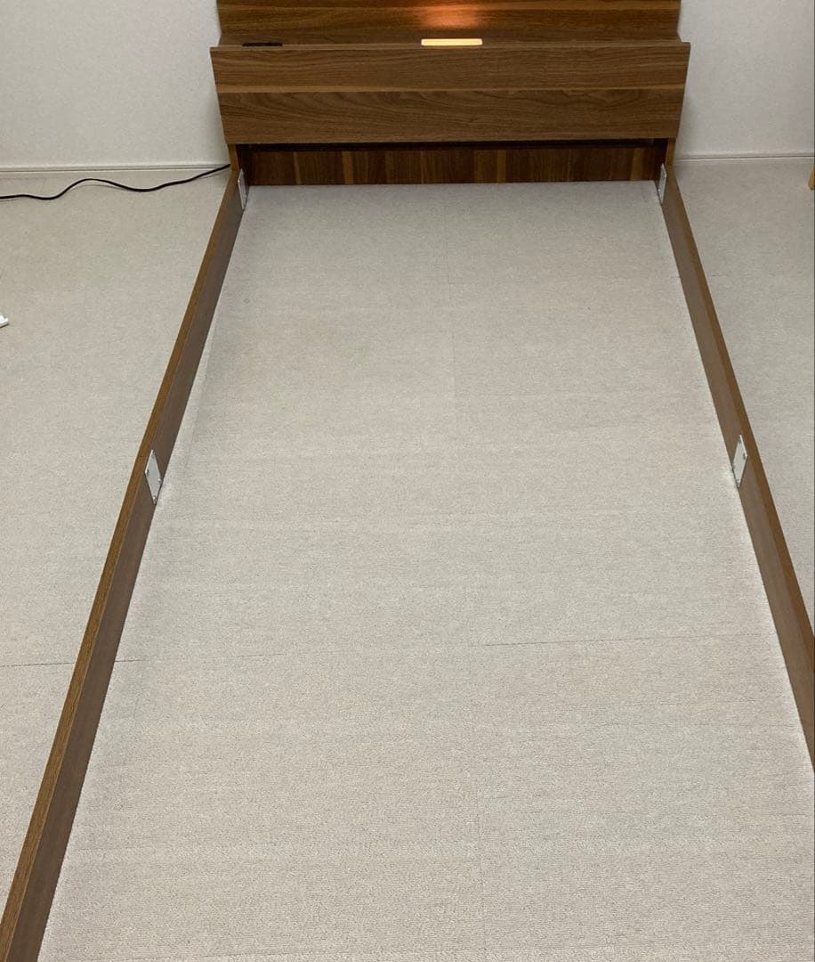 限定値下げ！シングルベッドフレーム 照明付き