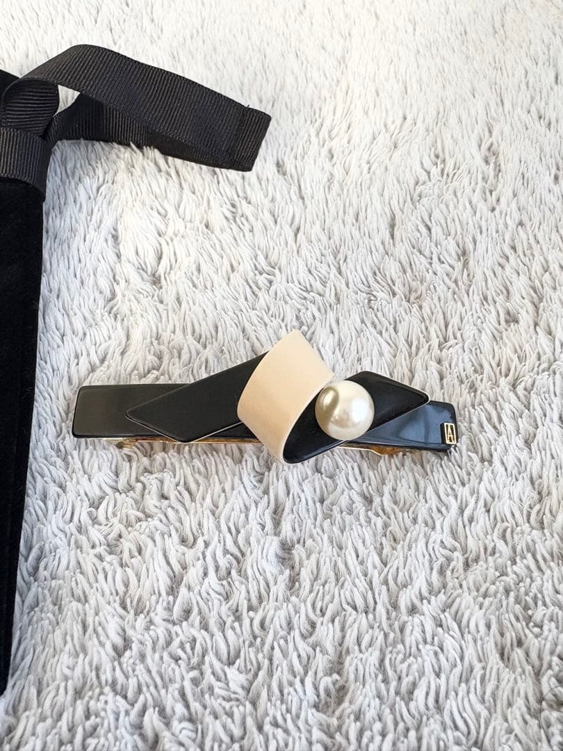 【新品未使用品】ALEXANDRE DE PARIS ヘアアクセサリー　バレッタ