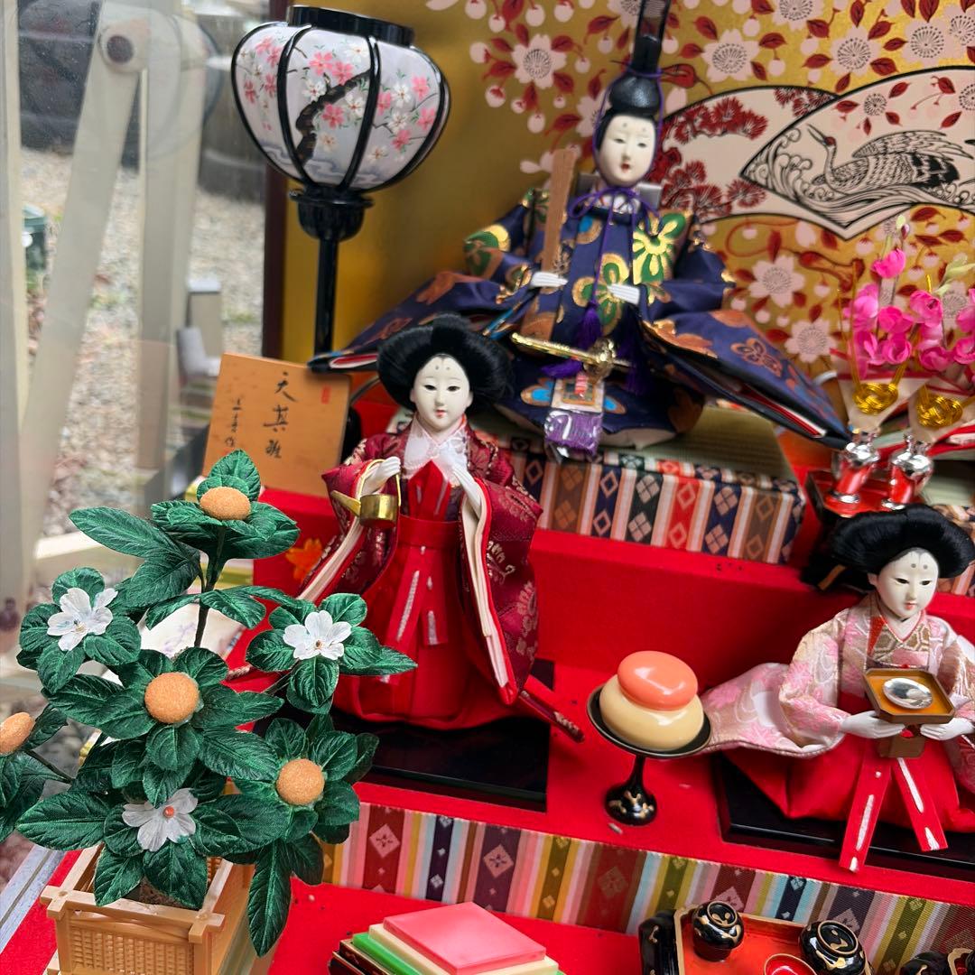 雛人形　雛壇　完成品　ガラスケース入り　オルゴール付き