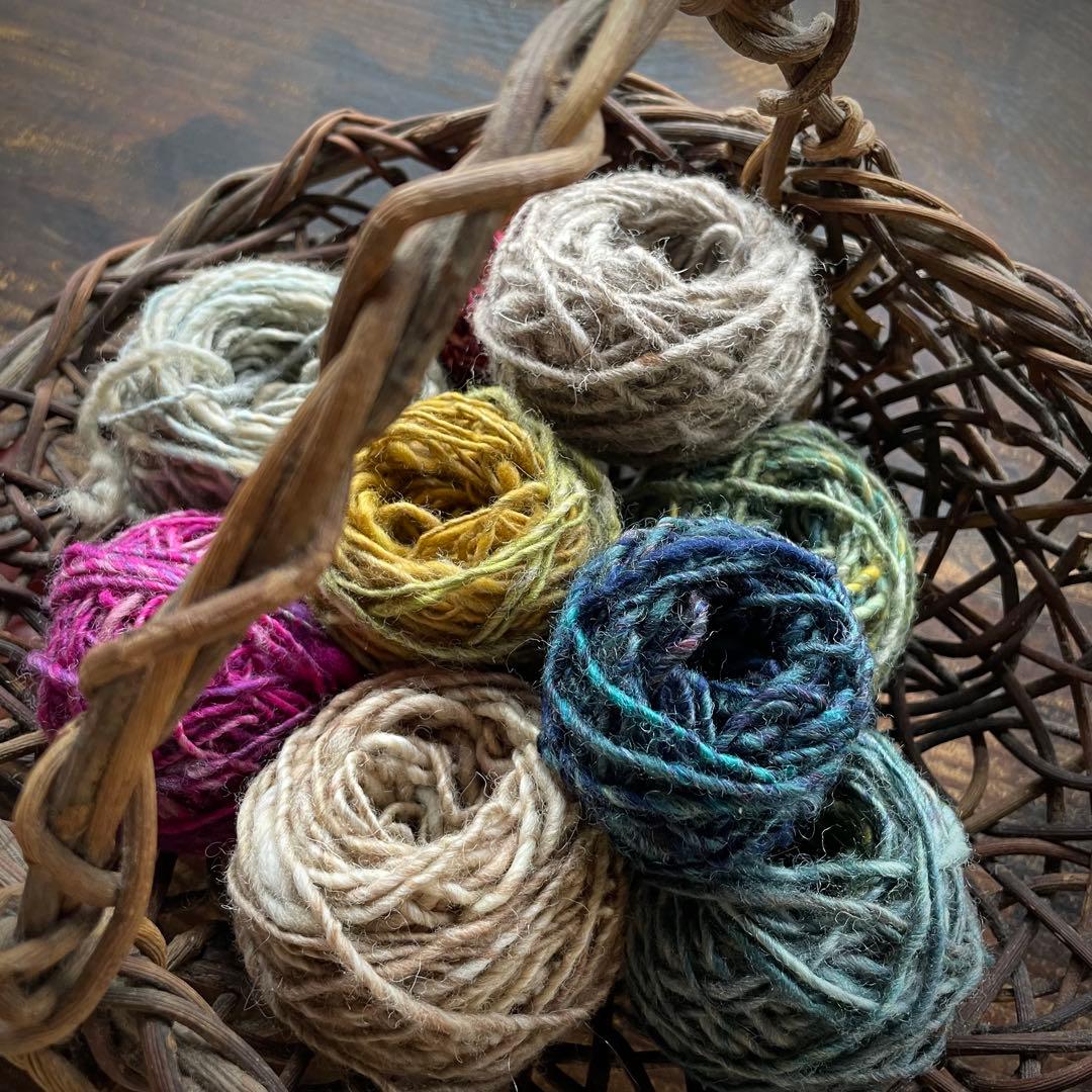 【一点もの】『手紡ぎ糸のお花. i'』手刺繍ファブリックパネル