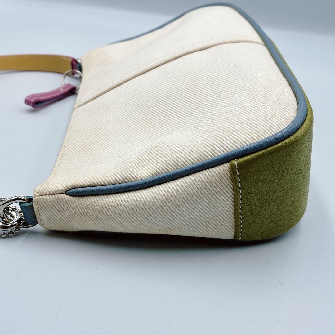 希少⭐️COACH コーチ　アクセサリーポーチ　渋谷限定　フラワー　アップリケ