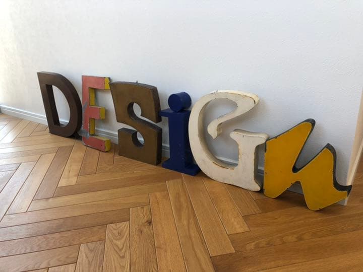 フランスのビンテージ看板文字KIDIMO 「DESIGN」