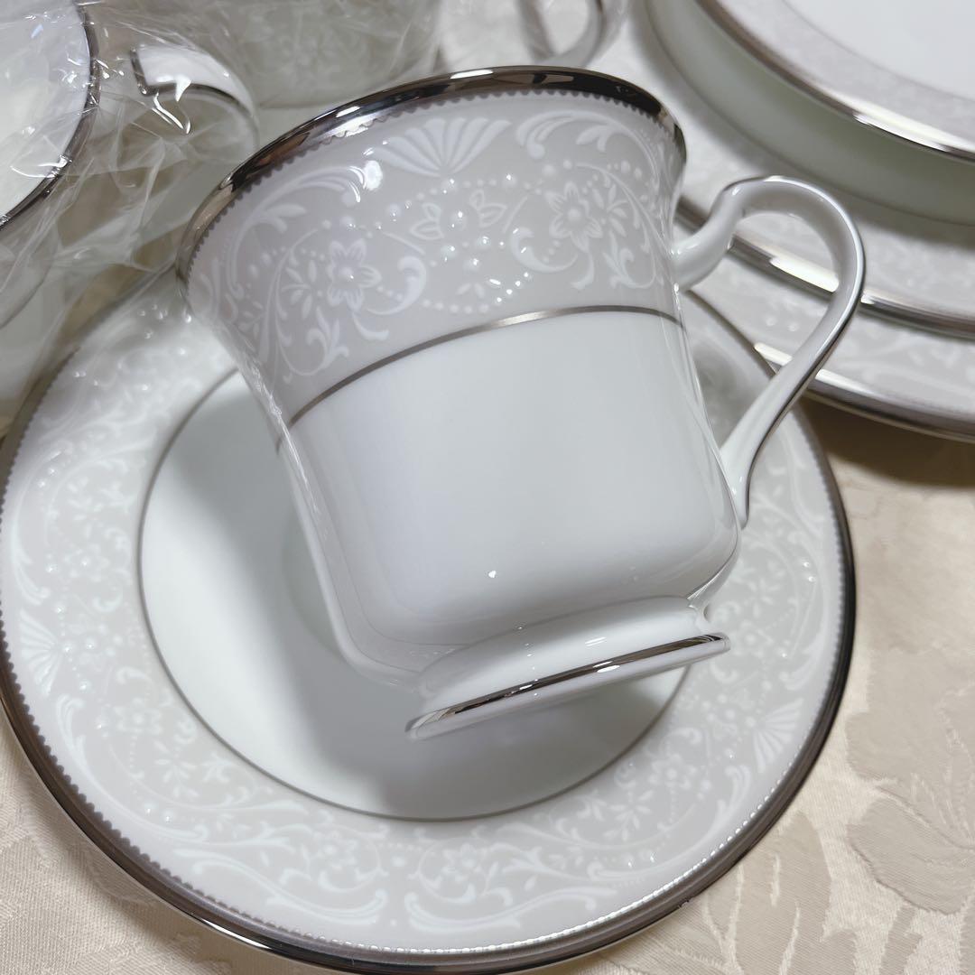 ノリタケ ホワイトパレス シルバー 食器セット 各４枚ずつ