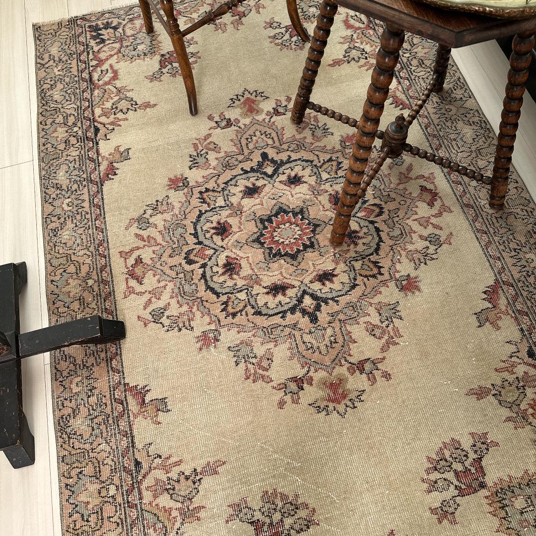 トルコ ヴィンテージラグ A104 レア ベージュ ピンク ブルー メダリオン