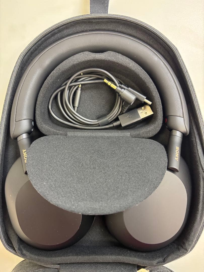 Sony WH-1000XM5ワイヤレスヘッドホン　ケース　箱付き