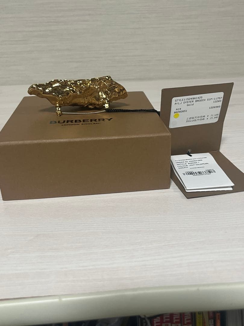 (美品/未使用)BURBERRY ブローチ