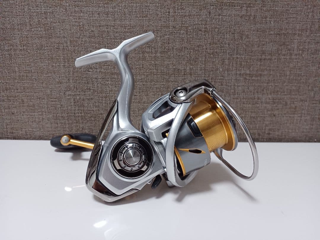 DAIWA FREAMS LT4000-C スピニングリール