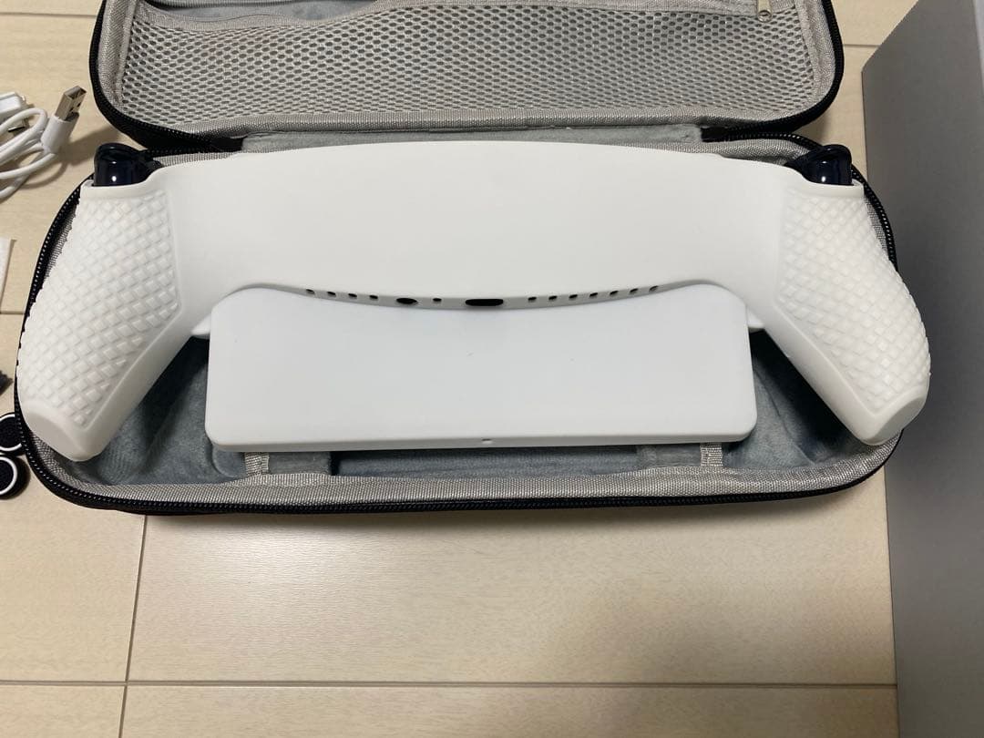 プレイステーションポータル　ケース、ガラスフィルム、充電スタンド付き