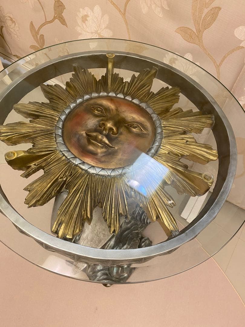 引き取り限定　太陽と月のテーブル　個性的