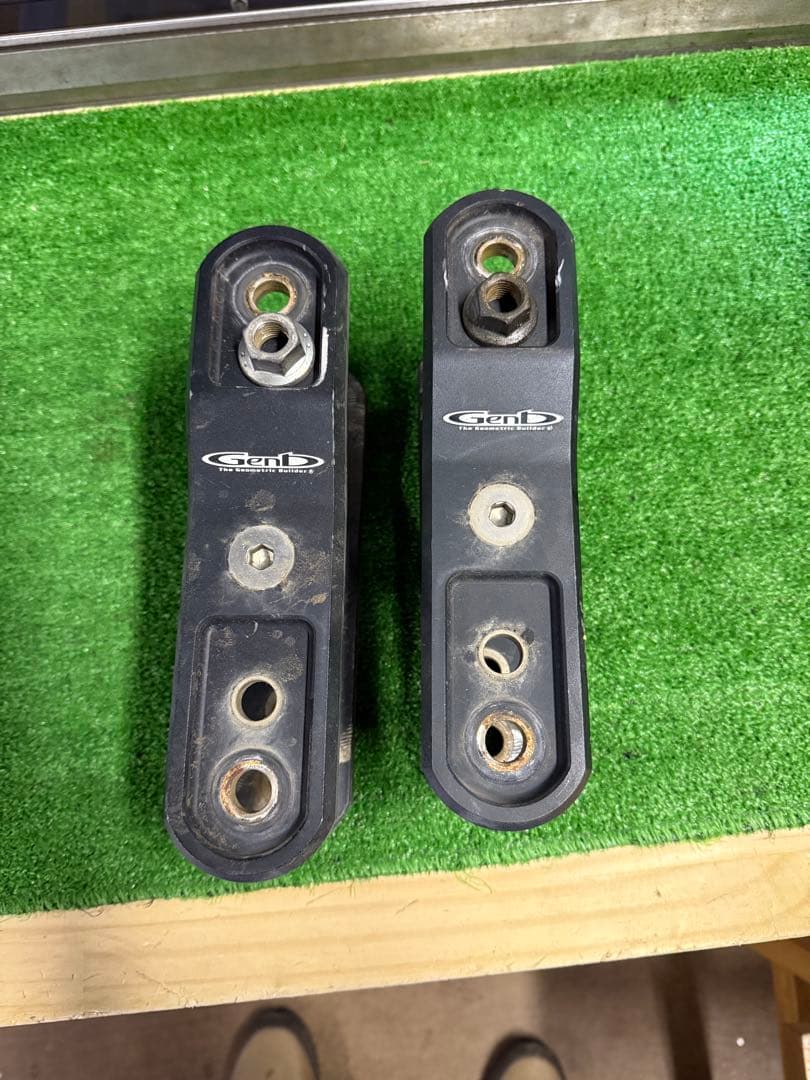 ハイエース200系　Genb リフトアップシャックル SSP02H