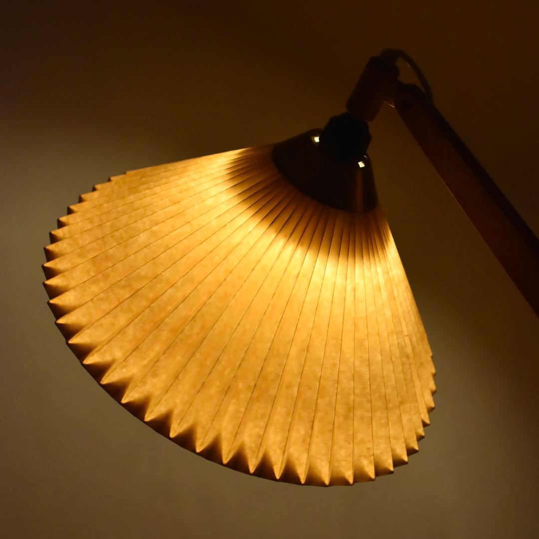 LE KLINT “model 325” フロアランプ