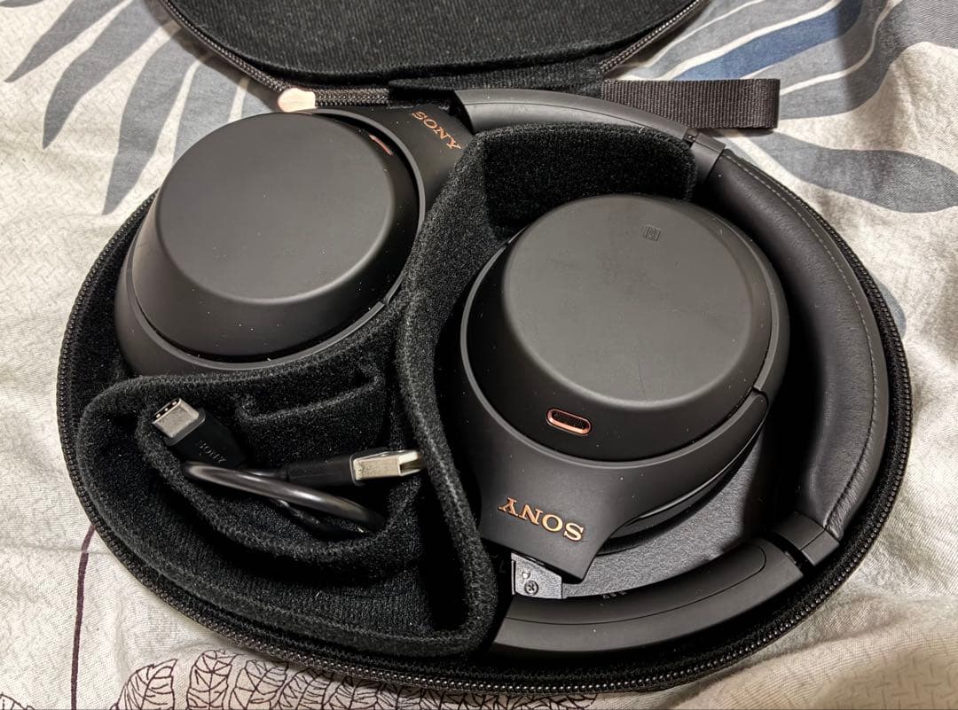 感動品・美品 Sony WH-1000XM4 ブラック