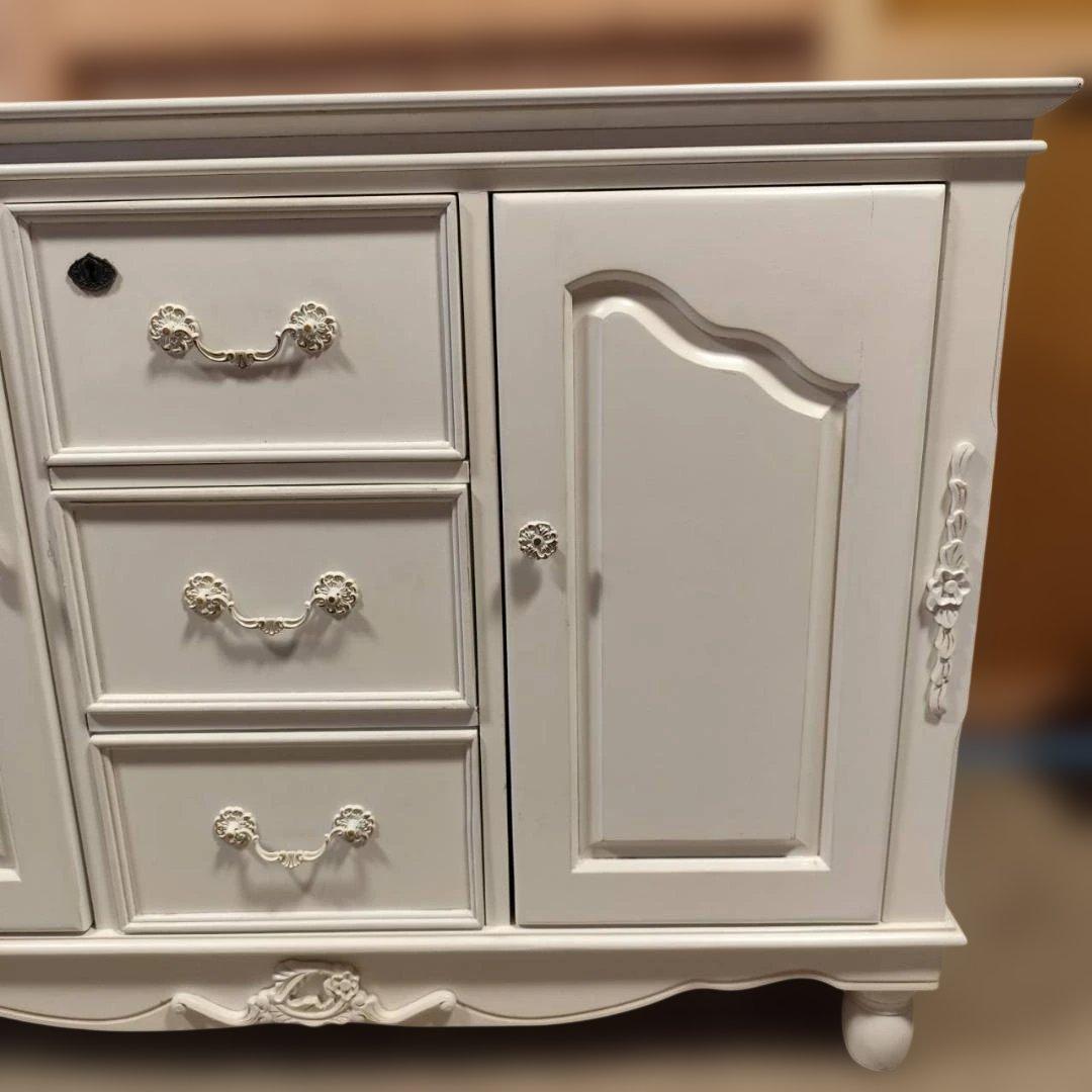 リュバンシュ ロココ アンティーク風 キー付 ホワイト洋服ダンス キャビネット