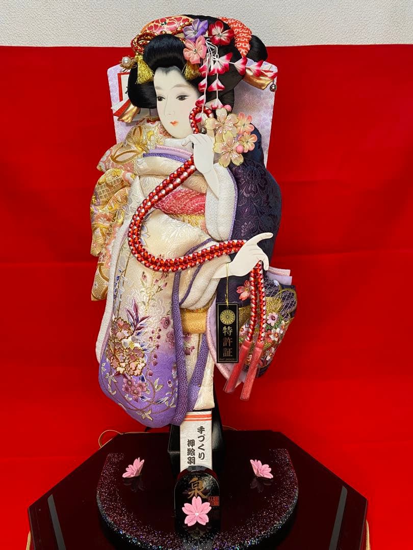 羽子板　立体振袖刺繡六角ガラスケース１8号・間口約４３×奥行約３３×高さ約７２㎝