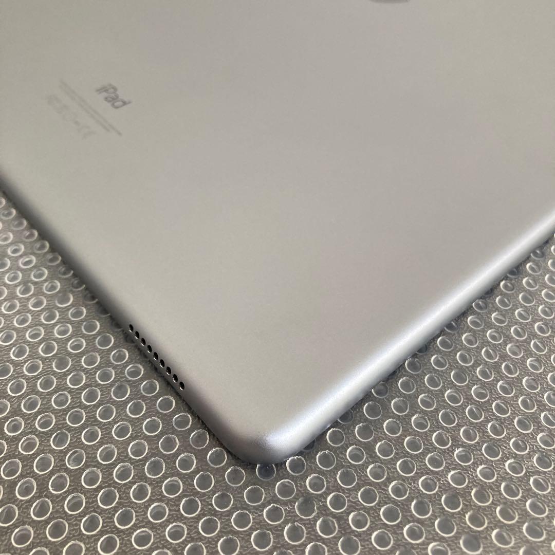 2646 外観美品☆iPad Pro 256GB 12.9インチ WIFIモデル