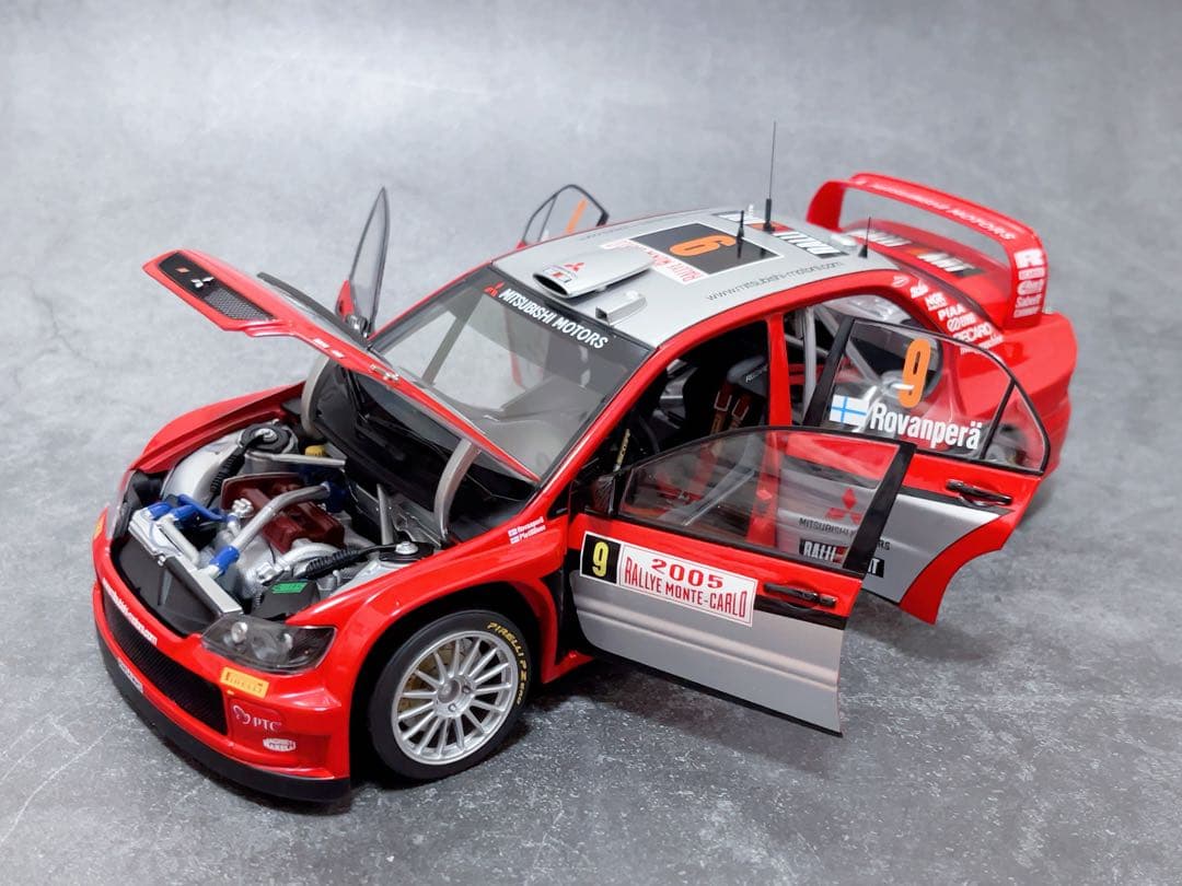 オートアート1/18 三菱ランサー WRC05 ロバンペラ #9