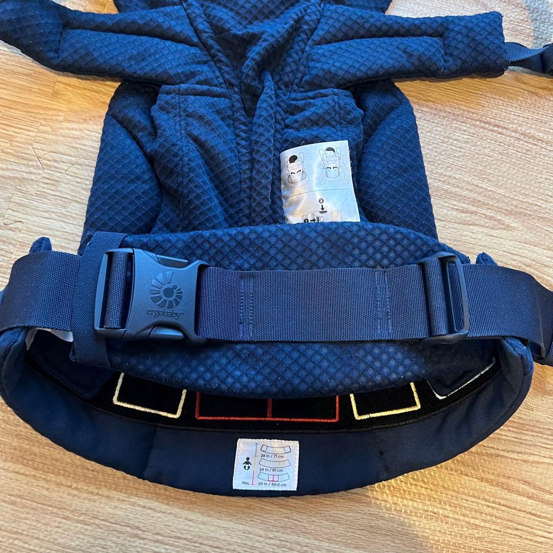 Ergobaby OMNI Breeze オムニ ブリーズ　抱っこ紐　ネイビー