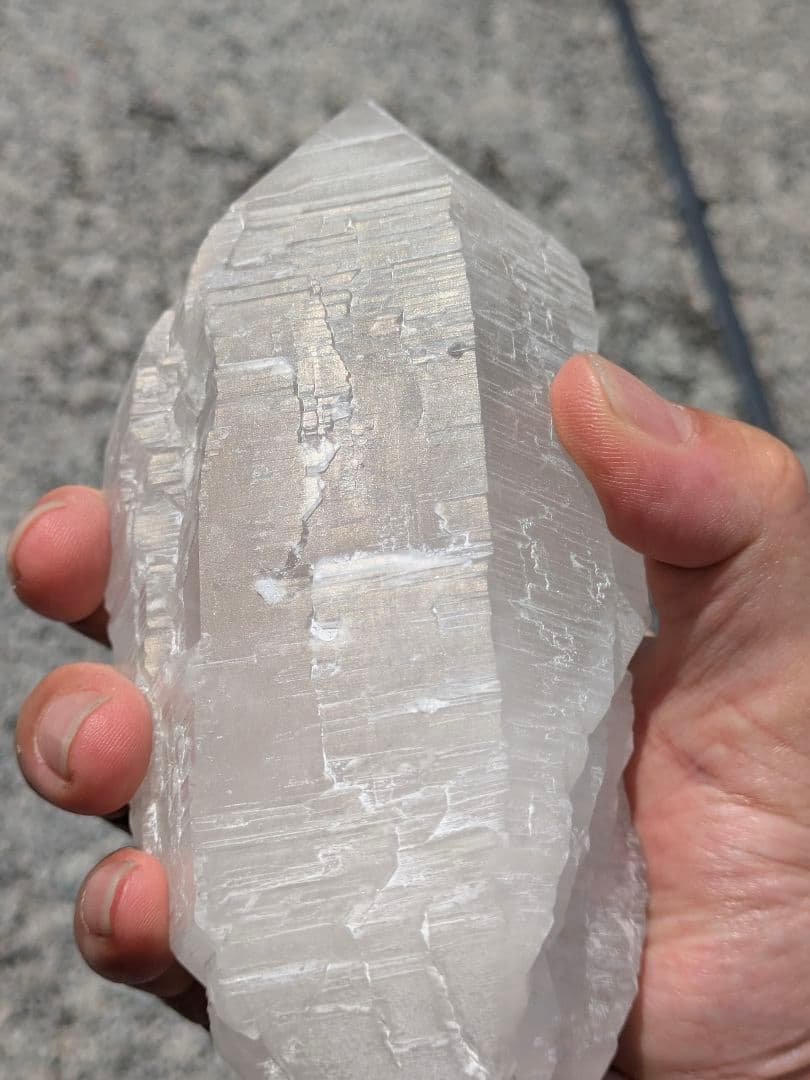 minimalist　チベットカイラス山水晶　　862グラムダブルポイント