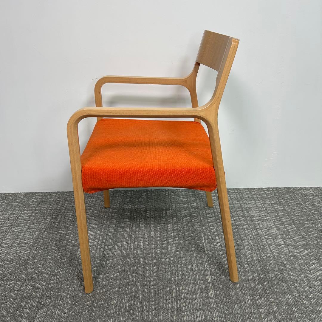 美品　arflex(アルフレックス) RINN,ダイニングチェア　オレンジ’