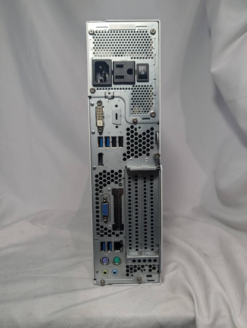 富士通 D588/BX 第9世代 i3/8GB/SSD256GB/Win11