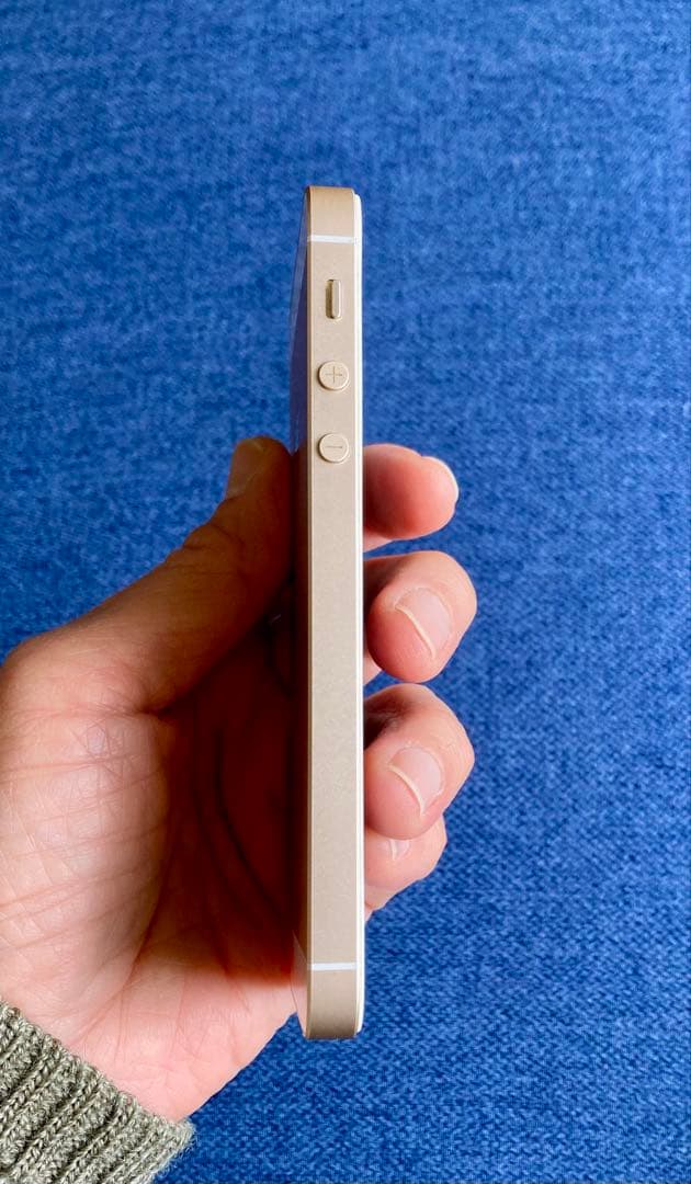 スマートフォン本体 iPhone SE 128GB