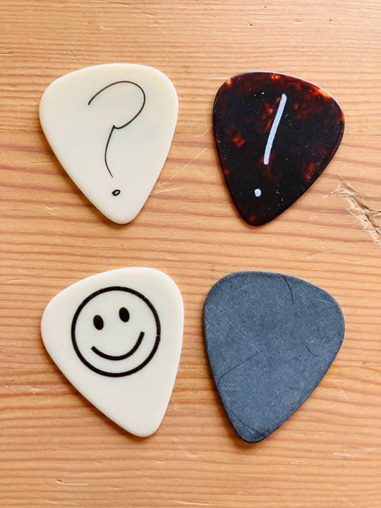 レニークラヴィッツ　バンドメンバー　ギターピックセット　4枚