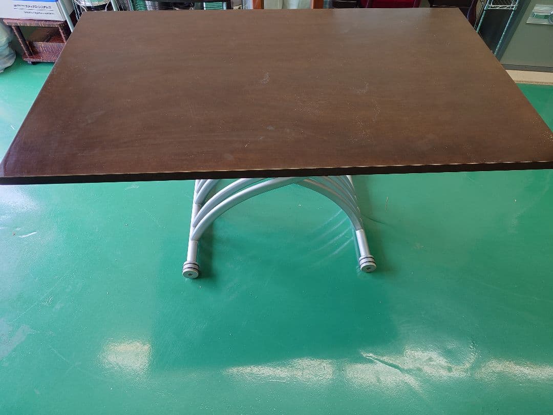 ★期間限定セール★　昇降式テーブル ダークブラウン　無段階調整