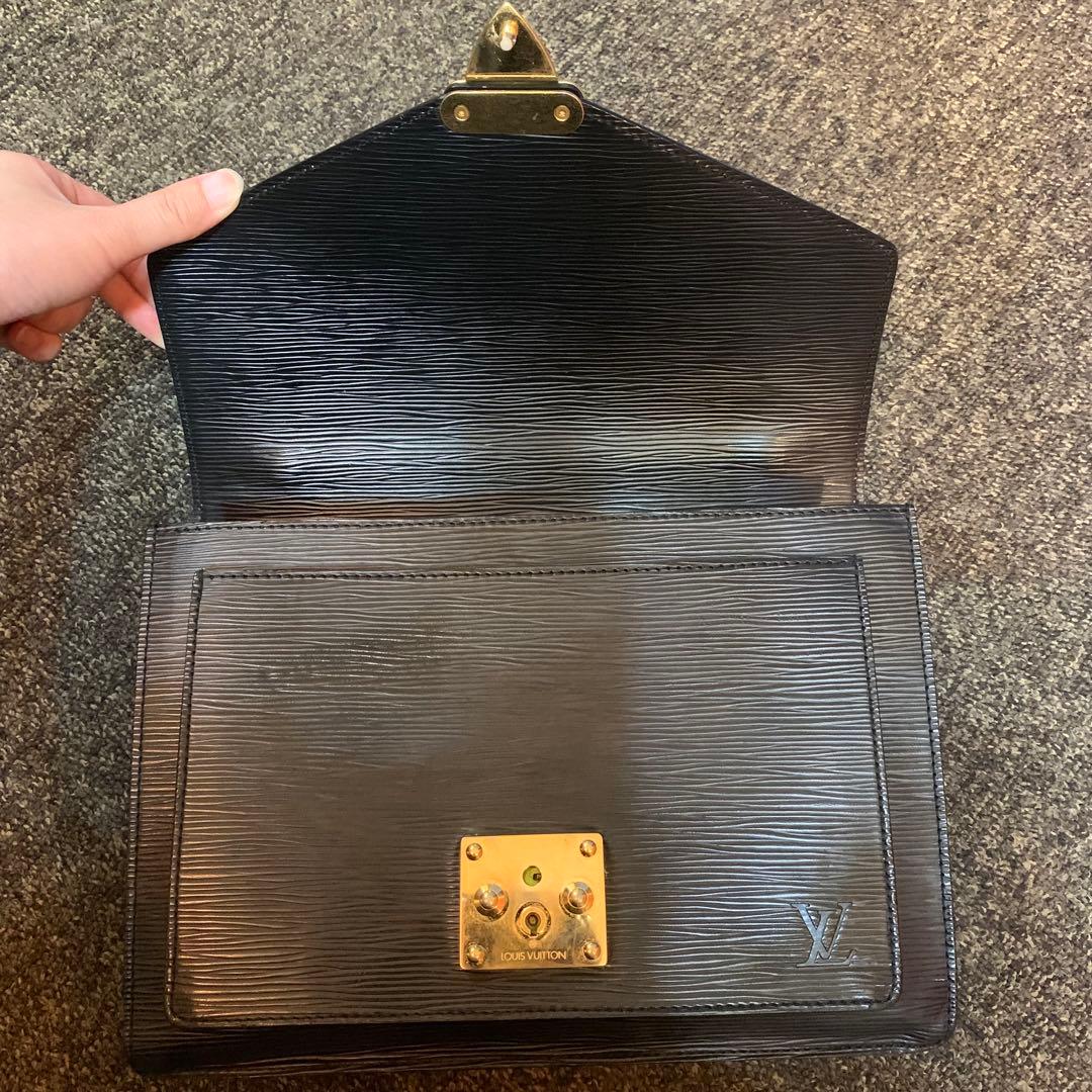 ルイ・ヴィトン ハンドバッグ エピ モンソー 28 M52122