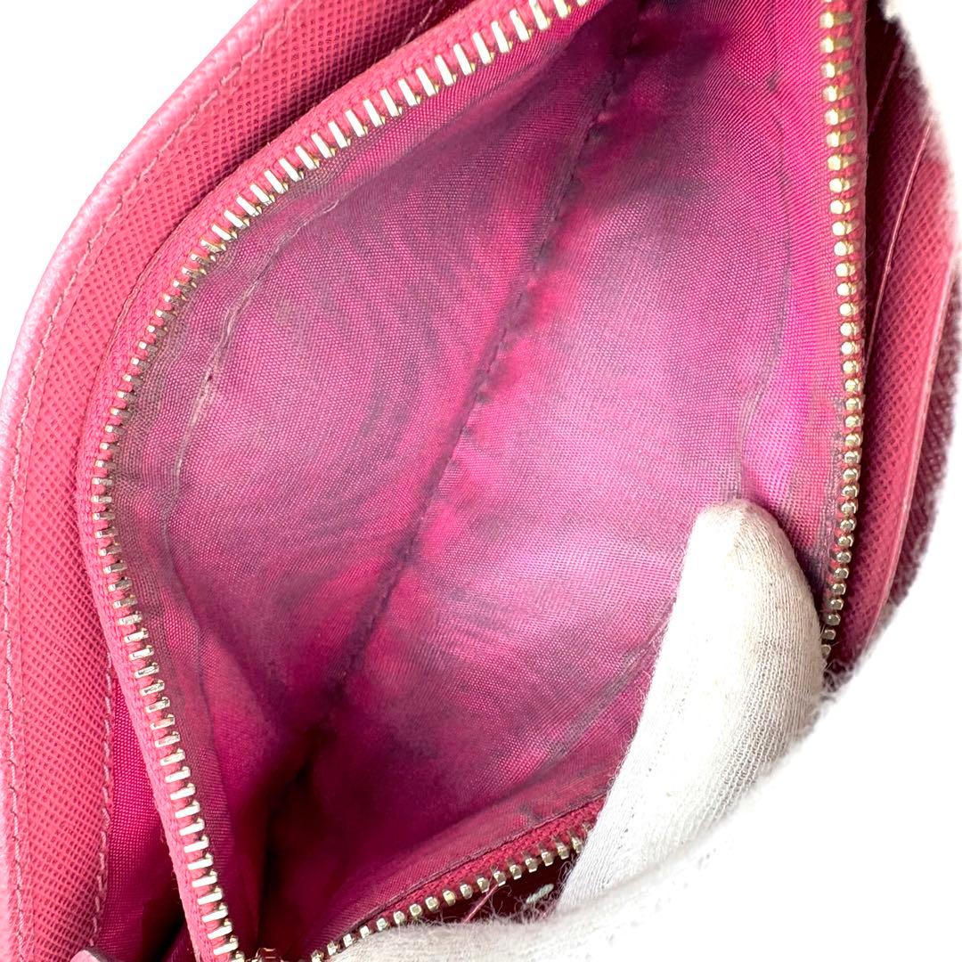 PRADA　サフィアーノレザー　黒　ゴールド　長財布　メタルロゴ　二つ折り