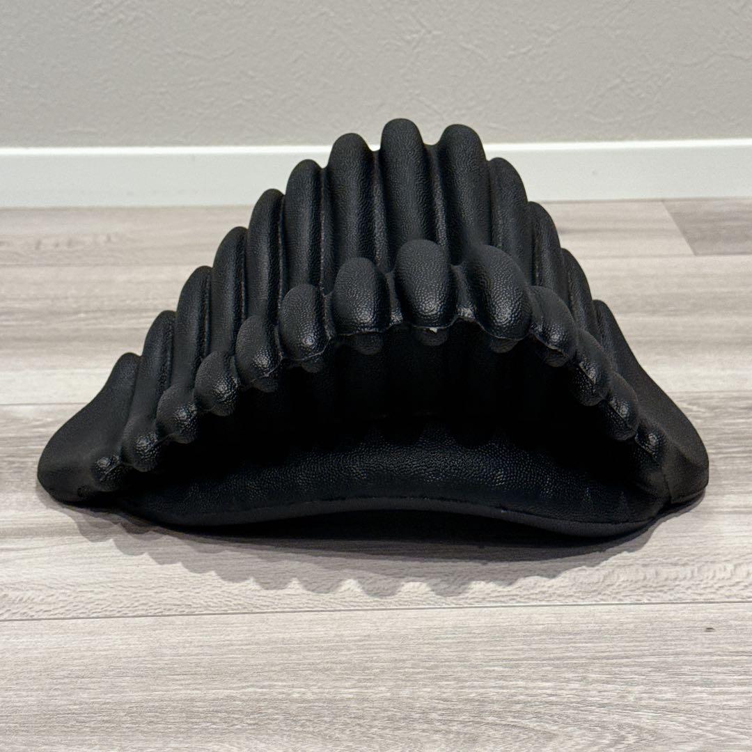 〆ブラック 首枕 ネックピロー 自宅で寝るだけ10分 ストレッチ 首こり 肩